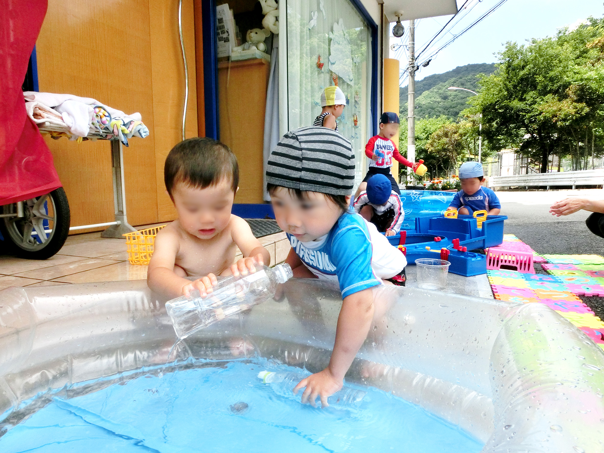 プール遊び