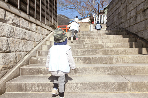 くもち幼稚園の園庭も遊び場です